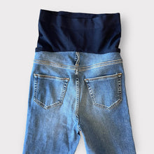 Load image into Gallery viewer, Ultra Skinny Jeans- XS
