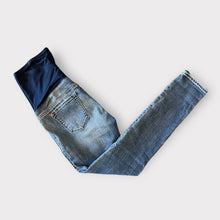 Load image into Gallery viewer, Distressed Skinny Jeans- XS
