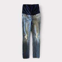 Load image into Gallery viewer, Distressed Skinny Jeans- XS
